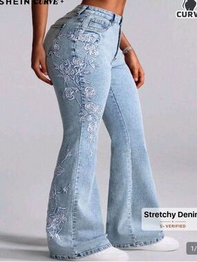 SHEIN Curve Stretchy Light Wash Embroidered Flare Jeans Size 5X (22)